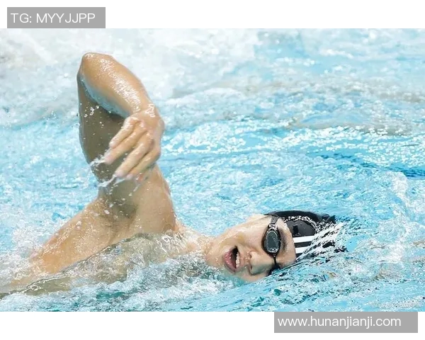 自由泳技巧与训练方法全面解析 提升游泳速度与效率的关键要素 自由泳技巧与训练方法全面解析 提升游泳速度与效率的关键要素